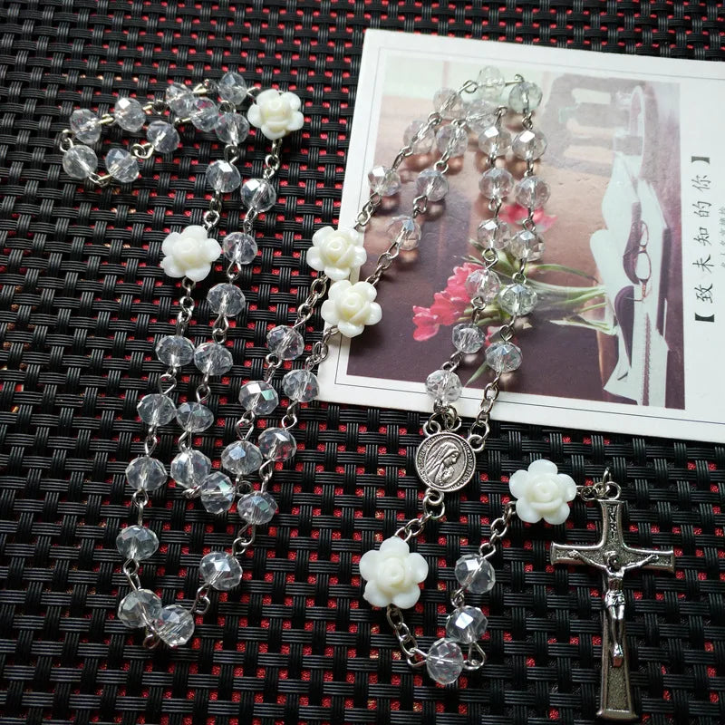 Colar de Terço Religioso – Elegância em Cristal e Acabamento Premium