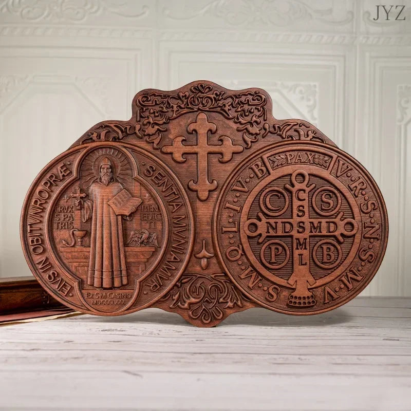 Ornamento Medalha de São Bento – Arte Sacra em Madeira de Faia Europeia